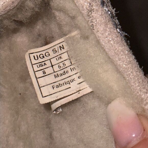 Ugg Ansley Charm Slippers! - Picture 6 of 8